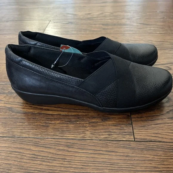 Yuu Darling Slip On Shoes Womens Size 11 M Black Almond Toe Comfort - Picture 2 of 5